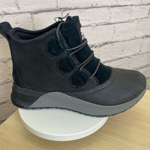 Sorel Out N About Classic Waterproof Black Ankle Boots size 6.5